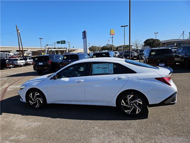 new 2025 Hyundai Elantra car