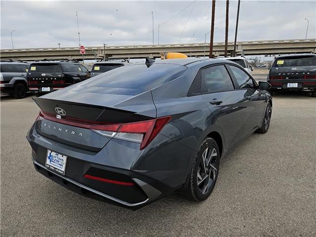 new 2025 Hyundai Elantra car