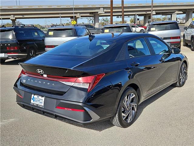 new 2025 Hyundai Elantra car