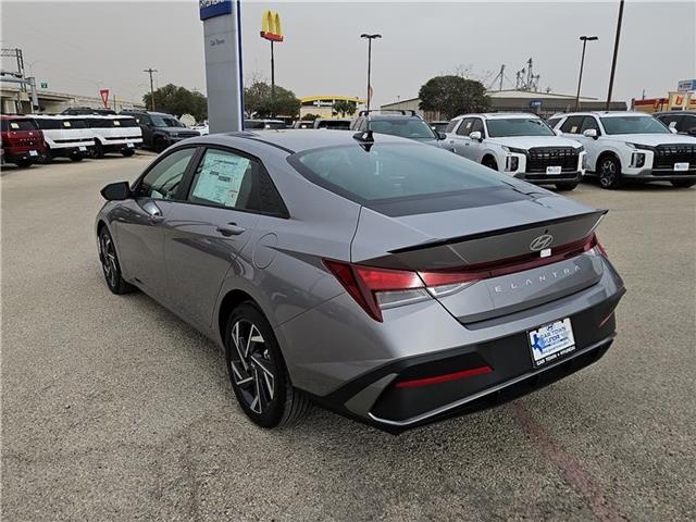 new 2025 Hyundai Elantra car