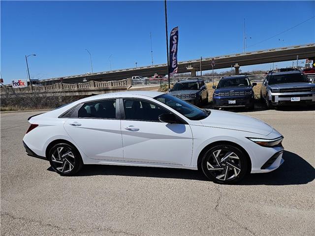 new 2025 Hyundai Elantra car