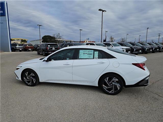 new 2025 Hyundai Elantra HEV car