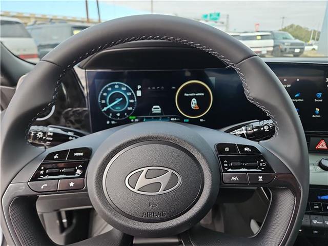 new 2025 Hyundai Elantra HEV car