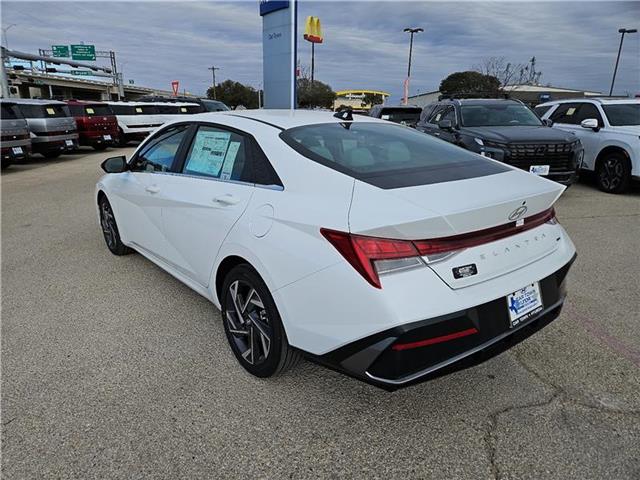 new 2025 Hyundai Elantra HEV car