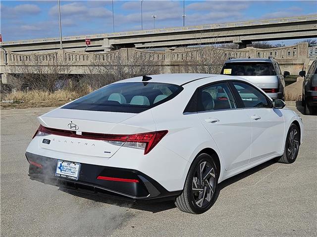 new 2025 Hyundai Elantra HEV car