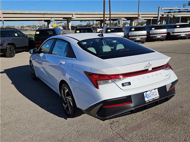 new 2025 Hyundai Elantra car