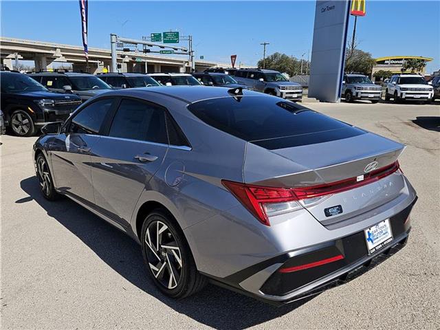 new 2025 Hyundai Elantra car