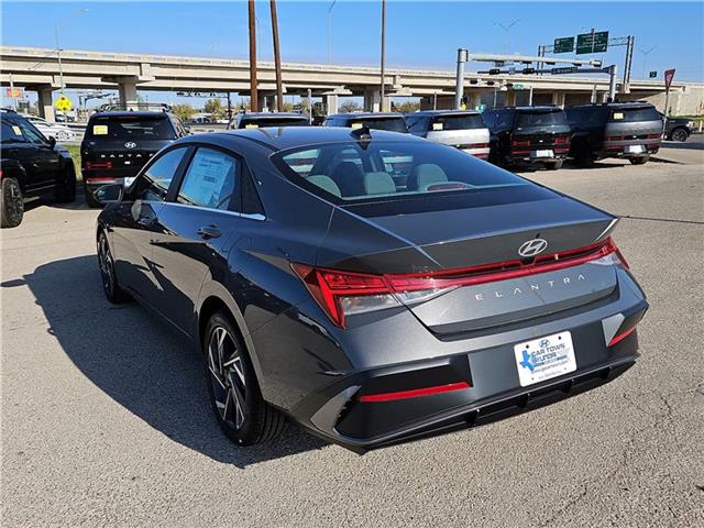 new 2025 Hyundai Elantra car